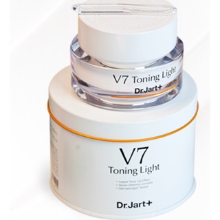 Kem Dưỡng Trắng Và Tái Tạo Da V7 Tonight Light Hàn Quốc