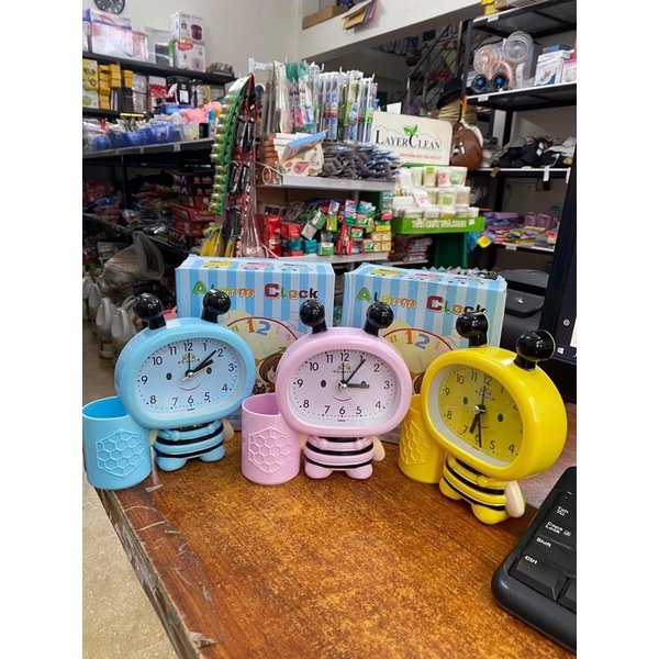 Đồng hồ báo thức cho bé hình ong kèm ống đựng bút