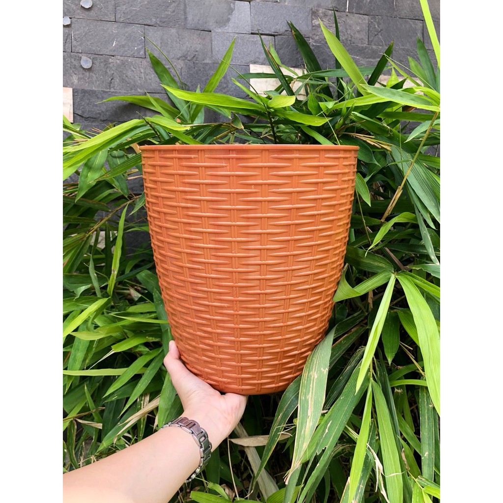 Chậu nhựa mây đan tròn