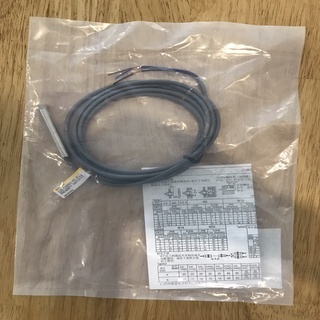 Cảm biến tiệm cận E2E-C06N04-WC-B1
