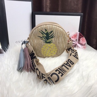 Túi cói thêu dứa