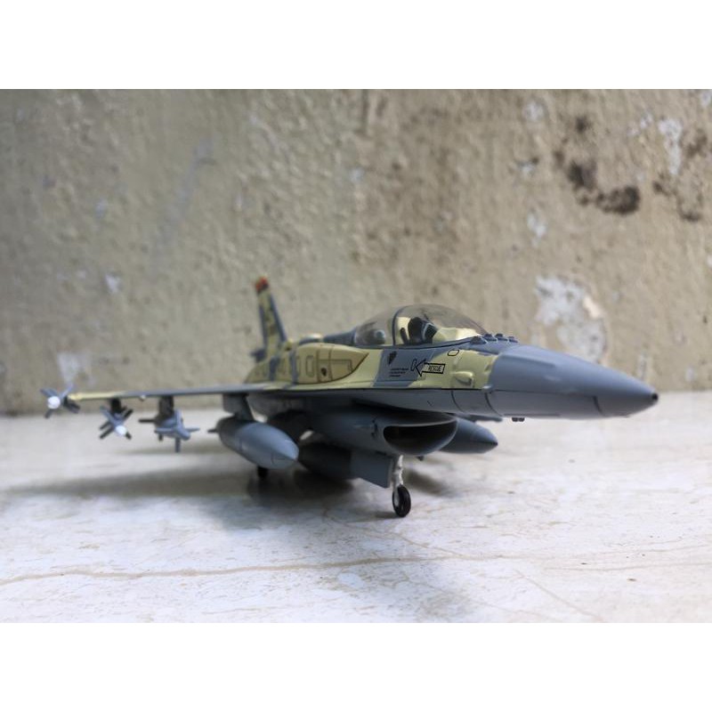 Mô hình máy bay F-16EF 1:72