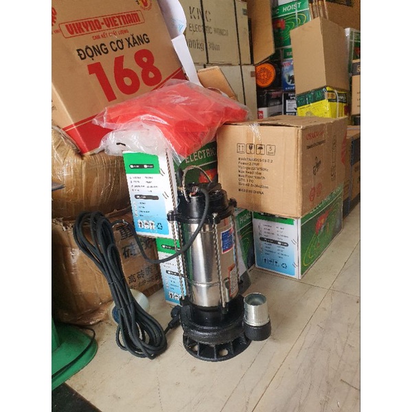 Máy bơm chìm 3HP OSAKA WQD15-18-2.2