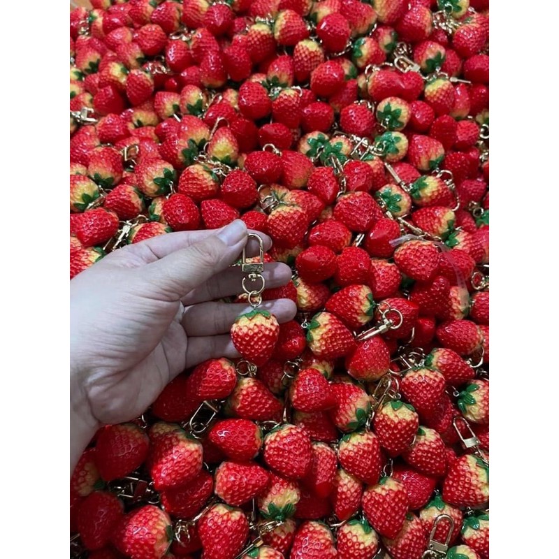 BÌNH NƯỚC HÌNH QUẢ DÂU TÂY SIÊU XINH SIÊU CUTE 500ml