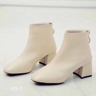 Boot cổ ngắn da lì