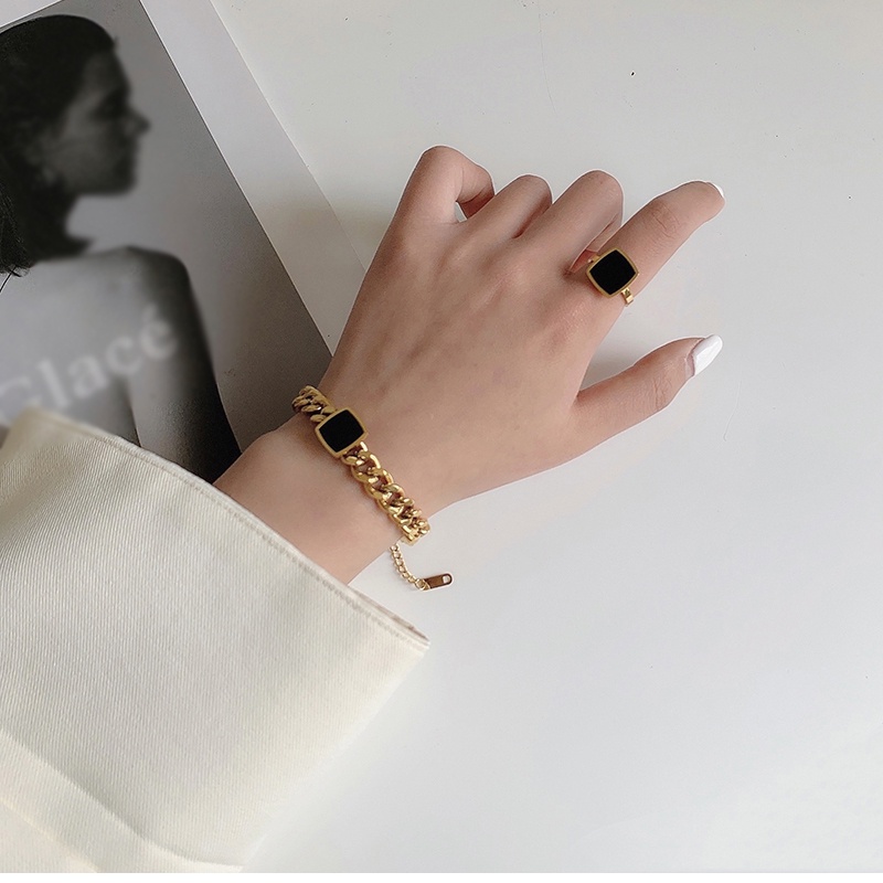 Vòng cổ Thời Trang Gọn Nhẹ