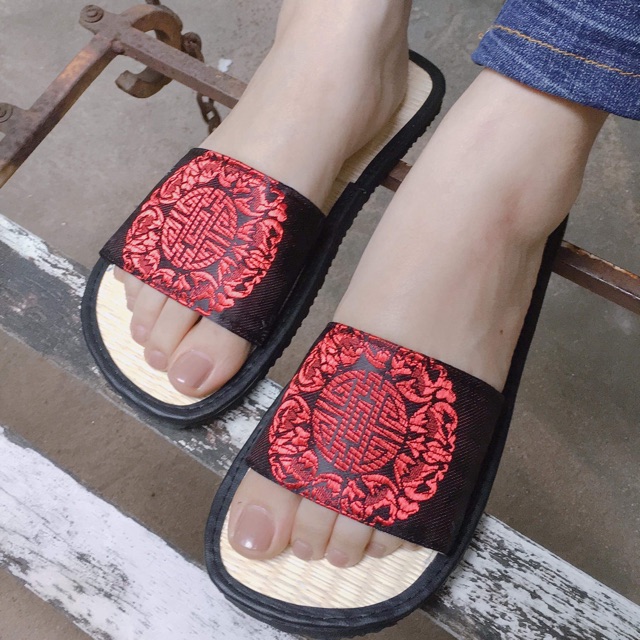 Dép chiếu hội an