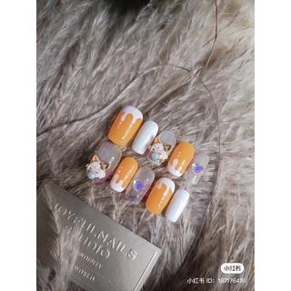 Nail box cô gái thổi bong bóng