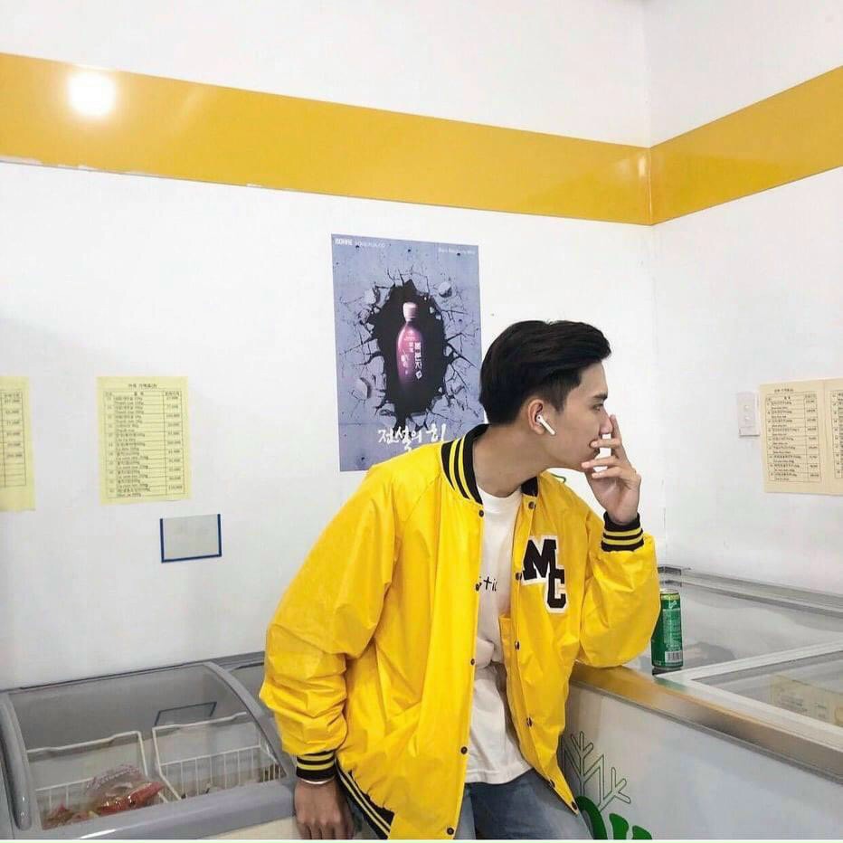 Áo Khoác Dù Hai Lớp Unisex, Áo Khoác Bomber MC Form Rộng 2 Màu Vàng Đen Nam Nữ Ulzzang, Labibi | BigBuy360 - bigbuy360.vn