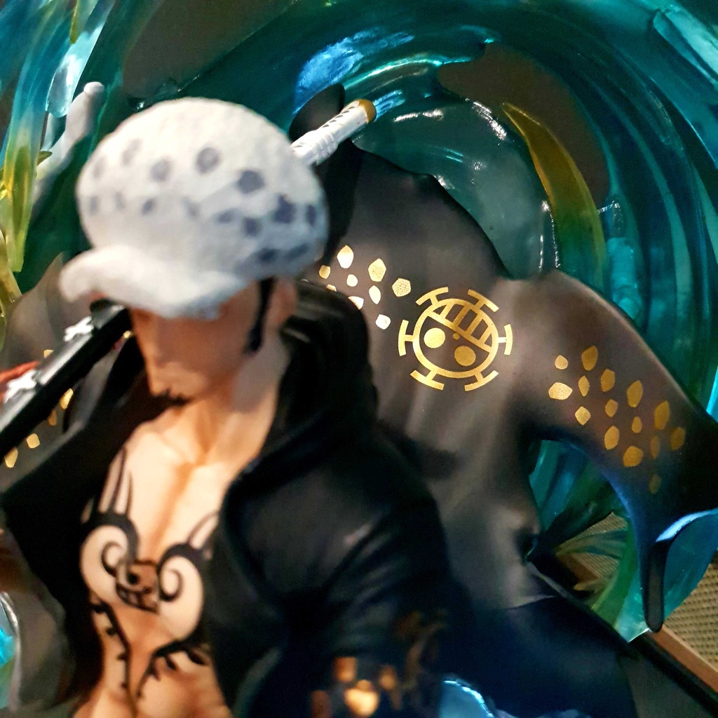 Figure / Mô hình Trafalgar Law 41 cm có LED