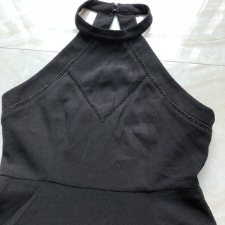 Đầm bcbg cổ yếm