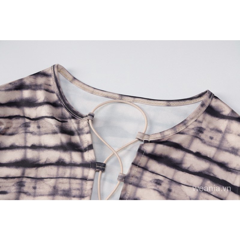 Set áo tay dài hoạ tiết kẻ sọc + chân váy lưng cao hợp thời trang