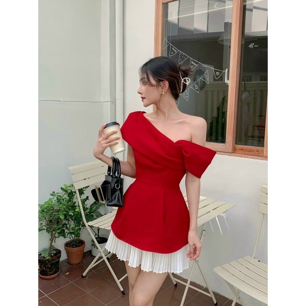 set áo lệch vai + váy xếp ly