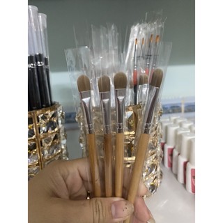 Cọ fen đầu móng trắng