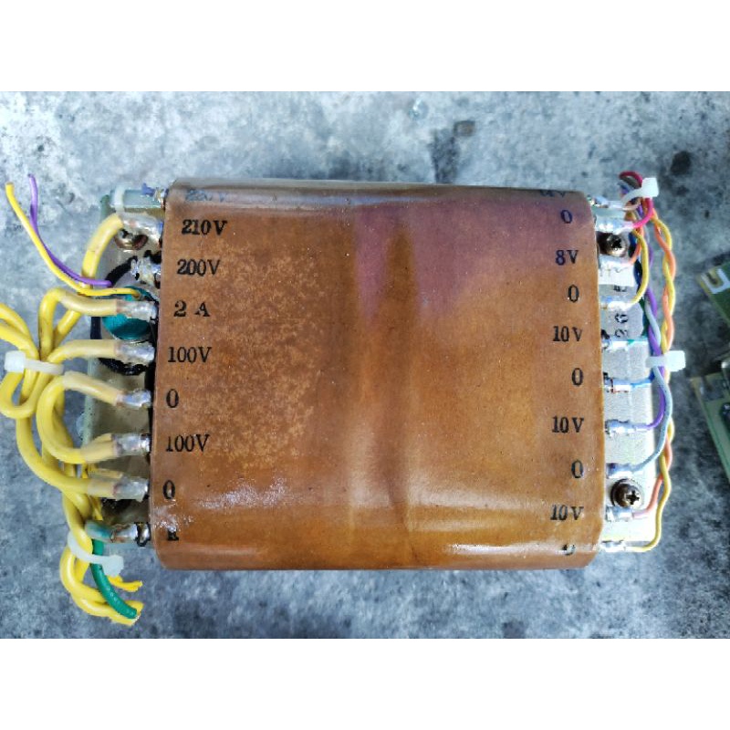 Biến áp cách ly C-core 220v-220v 440w .