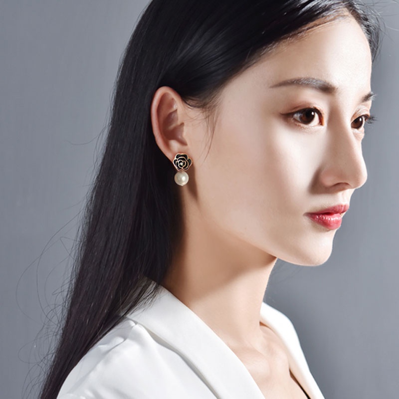 Khuyên Tai Hoa Trà Đính Hạt Ngọc Trai Sang Trọng