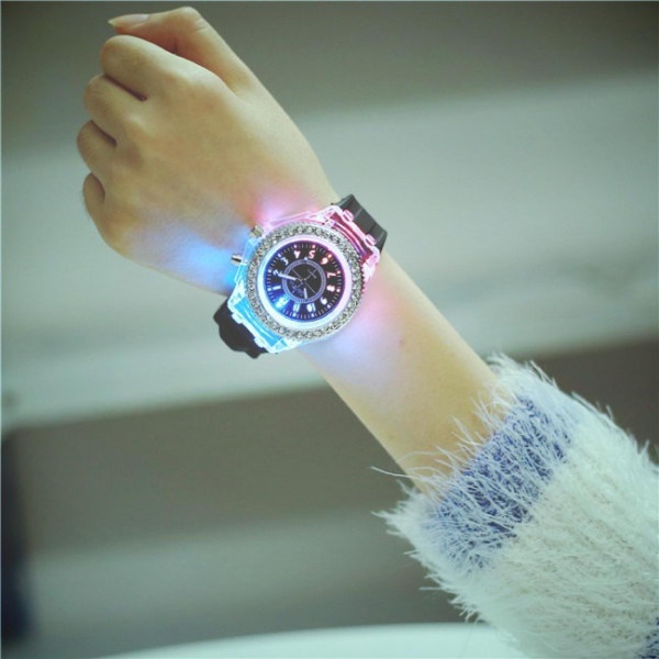 Đồng hồ điện tử trẻ em, bé trai , bé gái và nam giới đeo tay phong cách sport TLS -D22