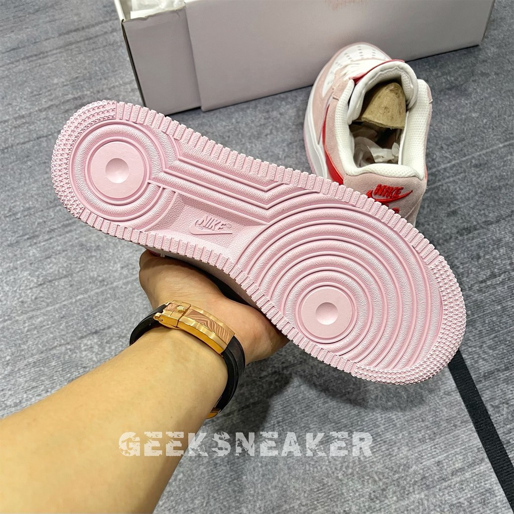 [GeekSneaker] Giày thể thao Air Force 1 - QS Valentine's Day Love Letter | BigBuy360 - bigbuy360.vn