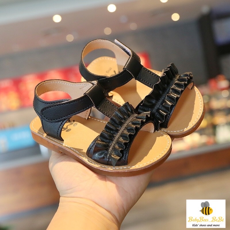 Sandal quai ngang kiểu bèo nhún cho bé gái, dép quai hậu cho bé gái đi học đi chơi mẫu v621 (trắng, đen)