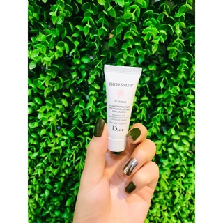 Kem Chống Nắng Dưỡng Trắng Da Dior Snow UV Shield SPF50+/ PA++++
