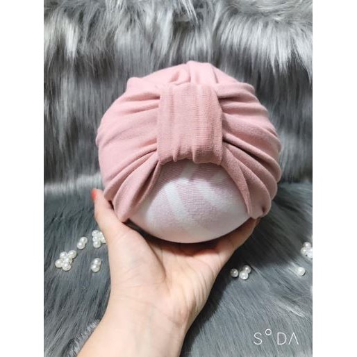 Turban hồng da cực kỳ tôn da bé