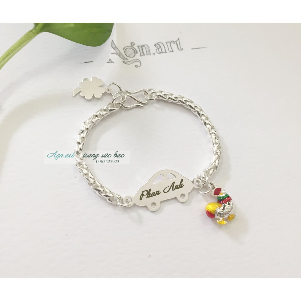 Lắc bac trẻ em khắc chữ charm tuổi gà