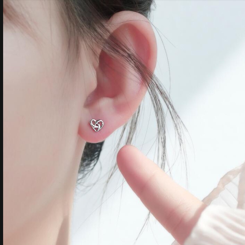 Đôi bông tai bạc s925 mặt hình trái tim đơn giản thời trang chống dị ứng