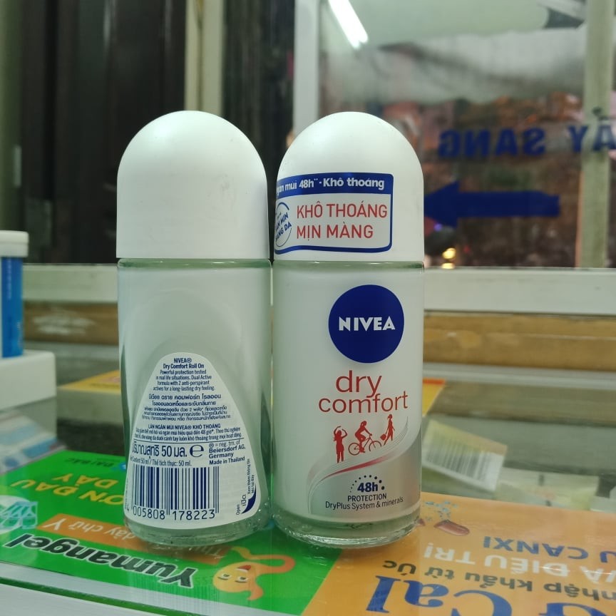 Lăn khử mùi Nivea Khô thoáng Dry comfort lọ 50ml