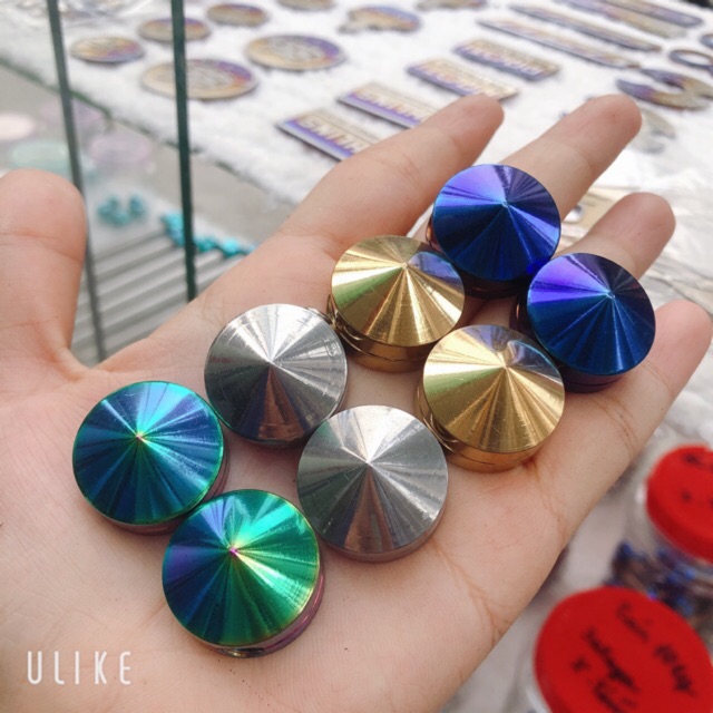 Cặp ốc chụp bảo vệ heo dầu đầu nhọn