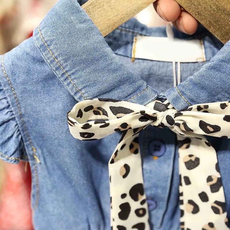 Váy bò bé gái phối ren, cổ nơ hoạ tiết da báo size 9M-4Y