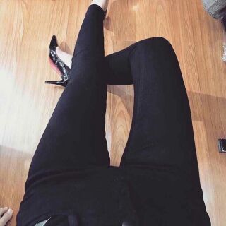 Quần bò đen skinny