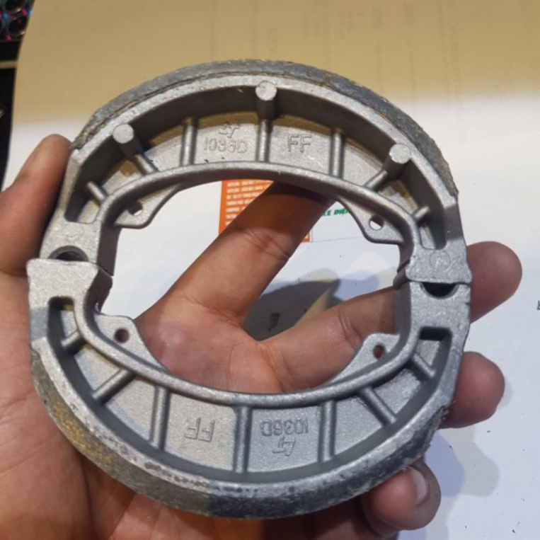 Bố Thắng  sau xe đạp điện XE ĐẠP ĐIỆN GIA HUY