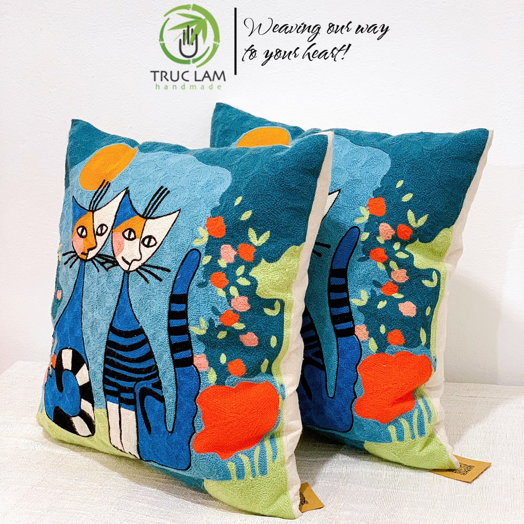 Gối/Vỏ Gối Vuông Tựa Lưng Sofa (45x45) Trang Trí Phòng Vải Linen Thêu Thủ Công Hình 2 Chú Mèo - Trúc Lâm Handmade