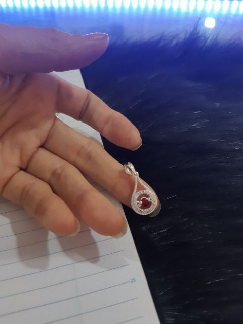 Mặt dây chuyền bạc