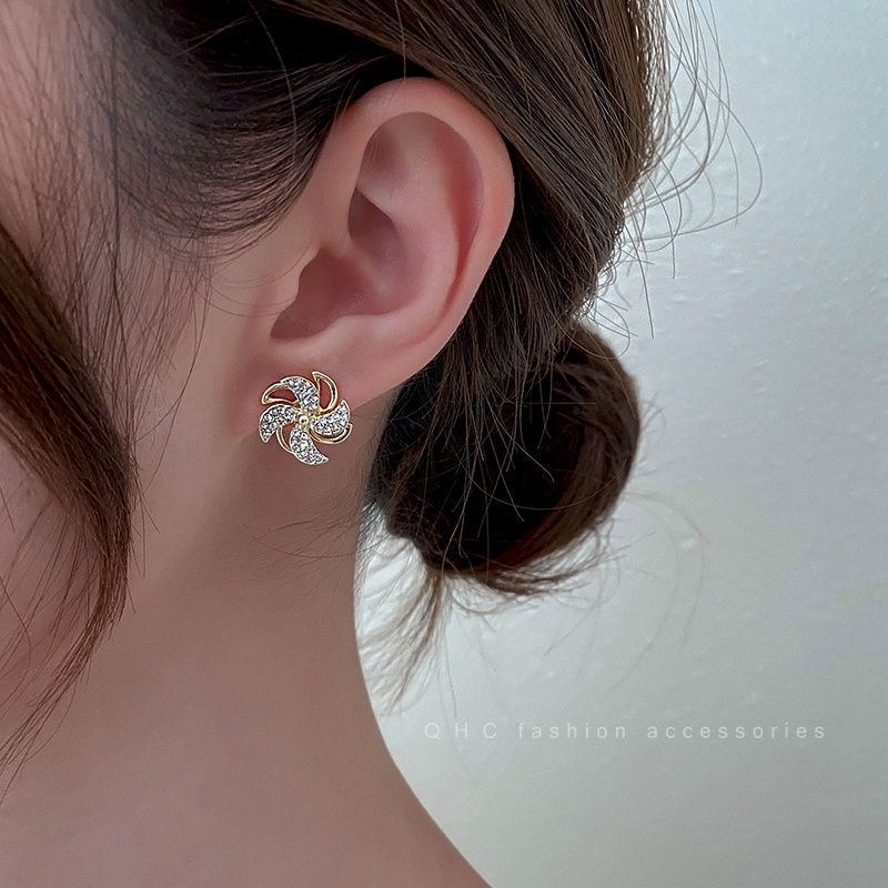 Bông Tai Hình Cối Xay Gió Con Quay Đính Đá Dễ Thương Ngọt Ngào Phong Cách Hàn Quốc