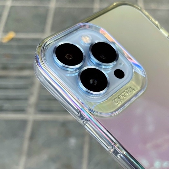 Ốp lưng kính Gear4 đổi màu cho iPhone 13, 13 Pro, 13 Pro Max thay đổi màu sắc theo từng ánh nhìn viền dẻo chống sốc