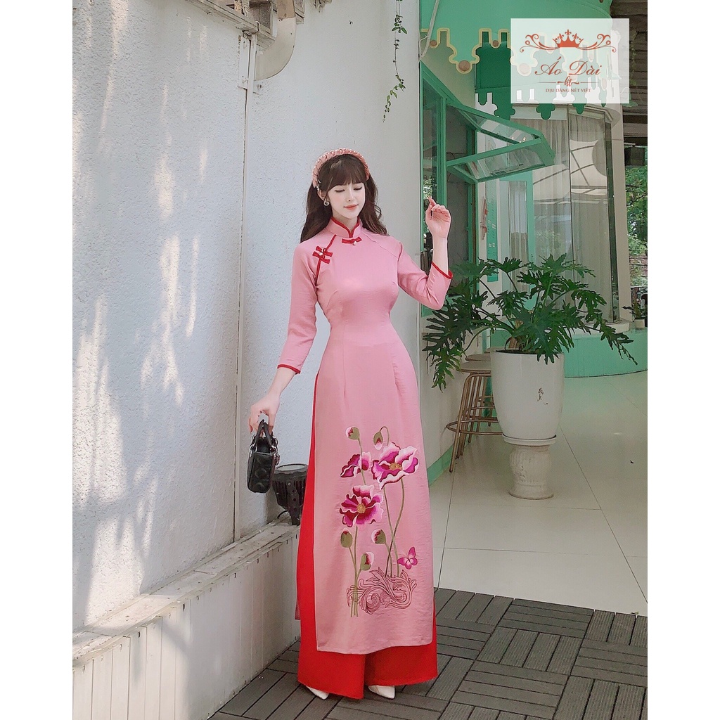 Áo dài Hồng Liên nhẹ nhàng tinh tế phù hợp cho các nàng thích sự nhẹ nhàng tinh tế thiết kế hoa sen nổi bật