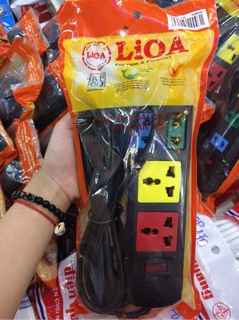 Ổ LiOA 4 lỗ cắm 2D2S 1 công tắc