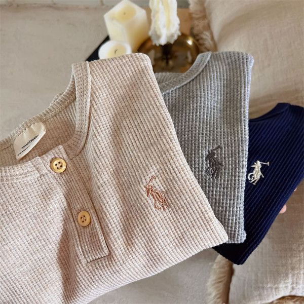 Áo Thun sweater Cổ Tròn Tay Dài Thêu Hình Bánh Waffle Dễ Thương Cho Bé