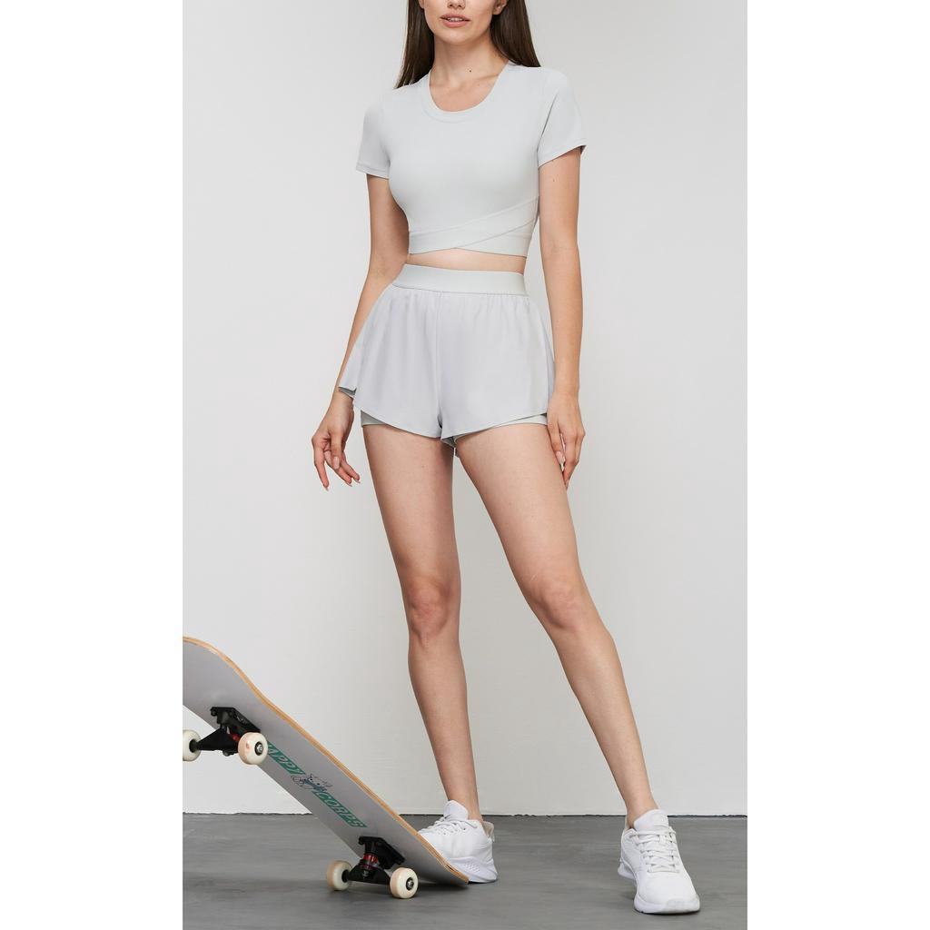 Áo Thun Thể Thao Nữ Ngắn Tay Có Đệm Ngực &amp; Quần short