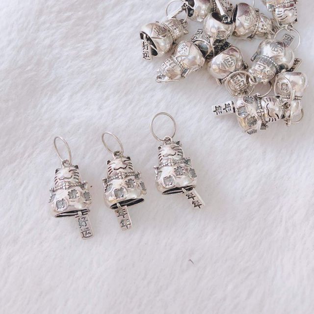 Cham mèo thần tài bạc