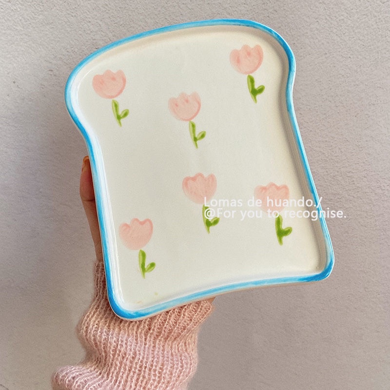 Đĩa gốm sứ hình dáng bánh sandwhich hoạ tiết Tulip dễ thương