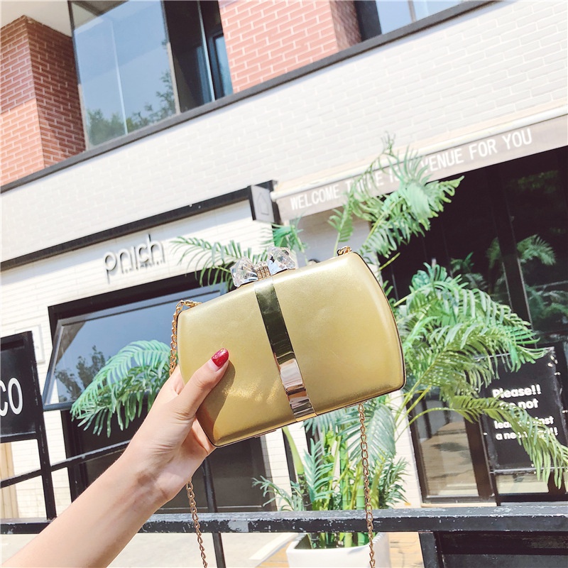 Ví Cầm Tay Đính Đá Thời Trang Dành Cho Nữ
