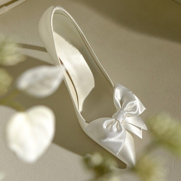 Giày Cao Gót Vải Satin Đính Nơ Xinh Xắn Cho Cô Dâu