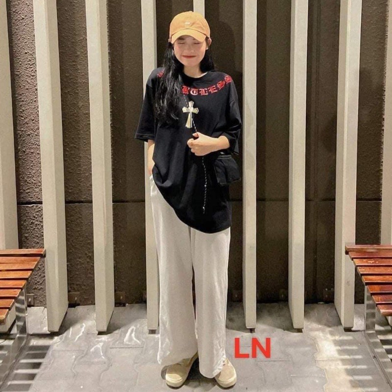 Áo phông chữ thập vòng cổ đỏ DA35