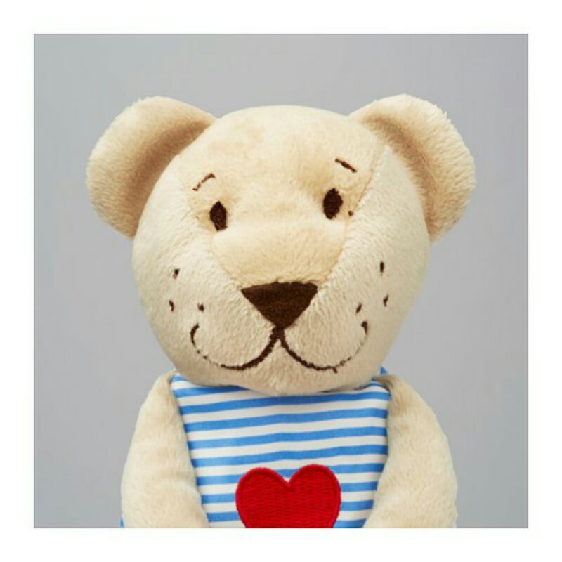 Gấu bông Ikea Bear tim cầm tay