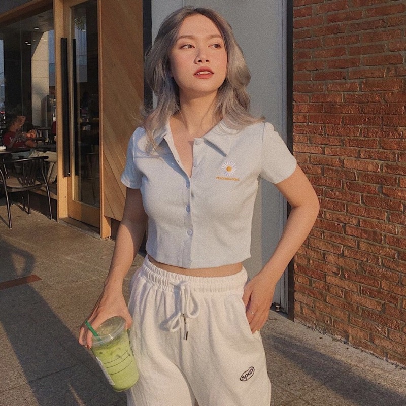Áo croptop nữ hoa cúc daisy cổ polo tay ngắn