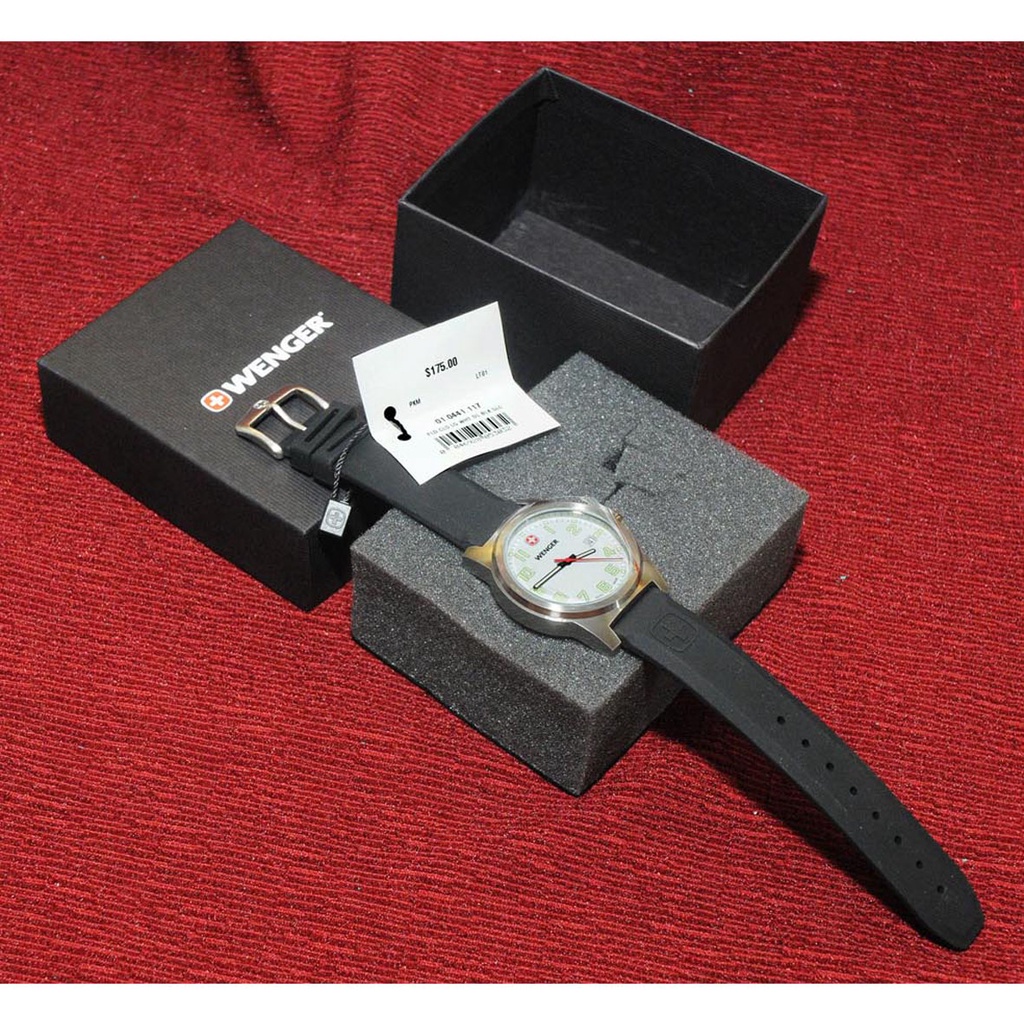 Bán đồng hồ  :  chính hiệu THỤY SỊ  - WENGER