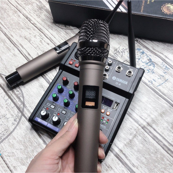 Bàn Mixer G4 live stream hỗ trợ màn hình LED có bluetooth tặng kèm 2 mic không dây tiện cho oto loa kéo và các loa khác
