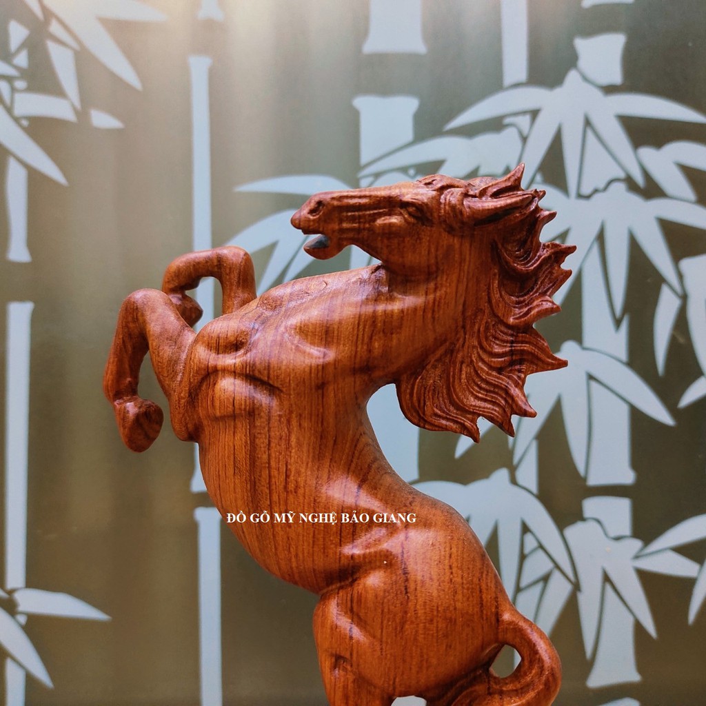 Tượng con ngựa gỗ hương cao 20 cm